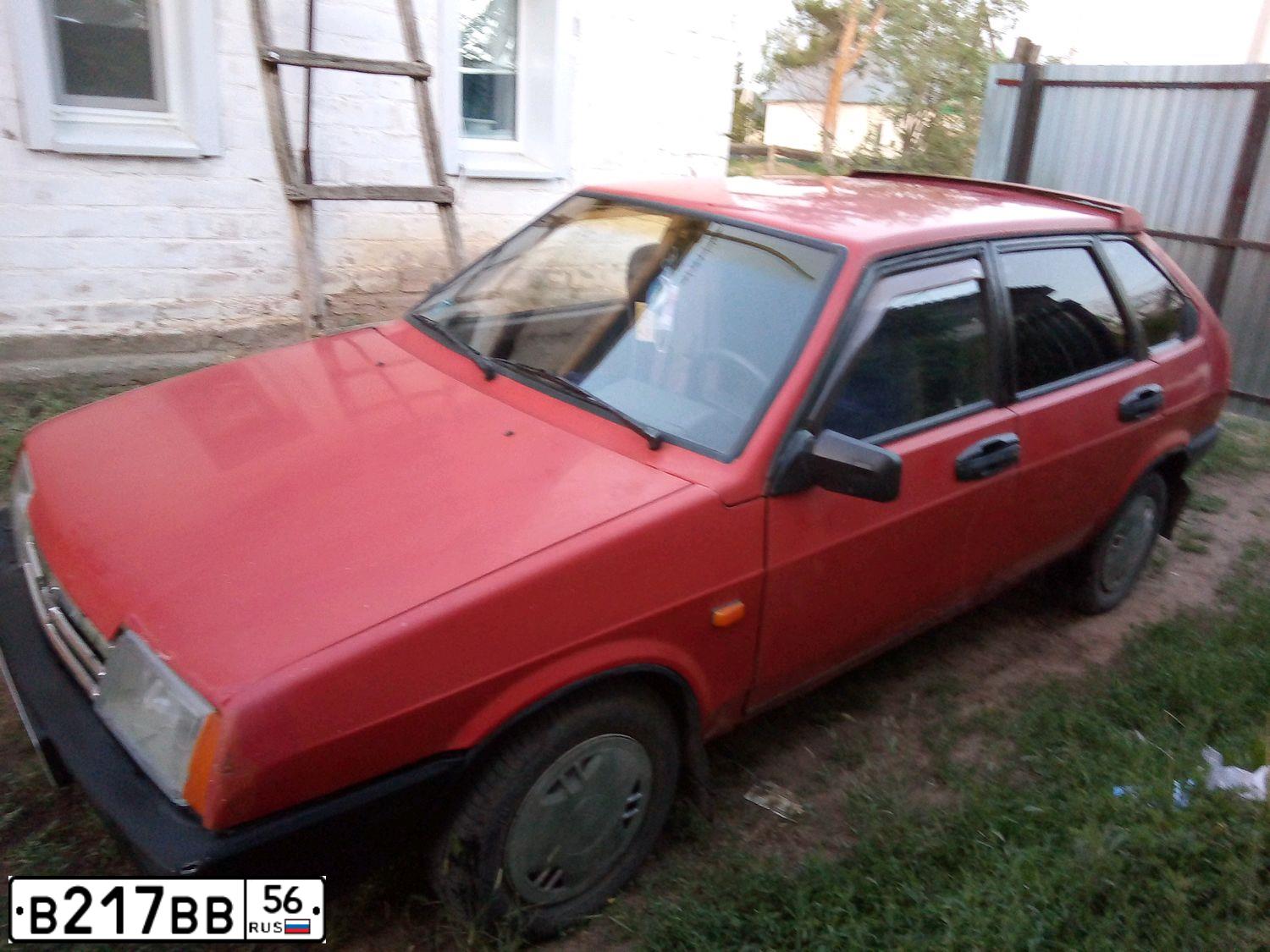 Фото автомобиля LADA 2109 SAMARA, 1988 — госномер В217ВВ56. Цвет: Красный