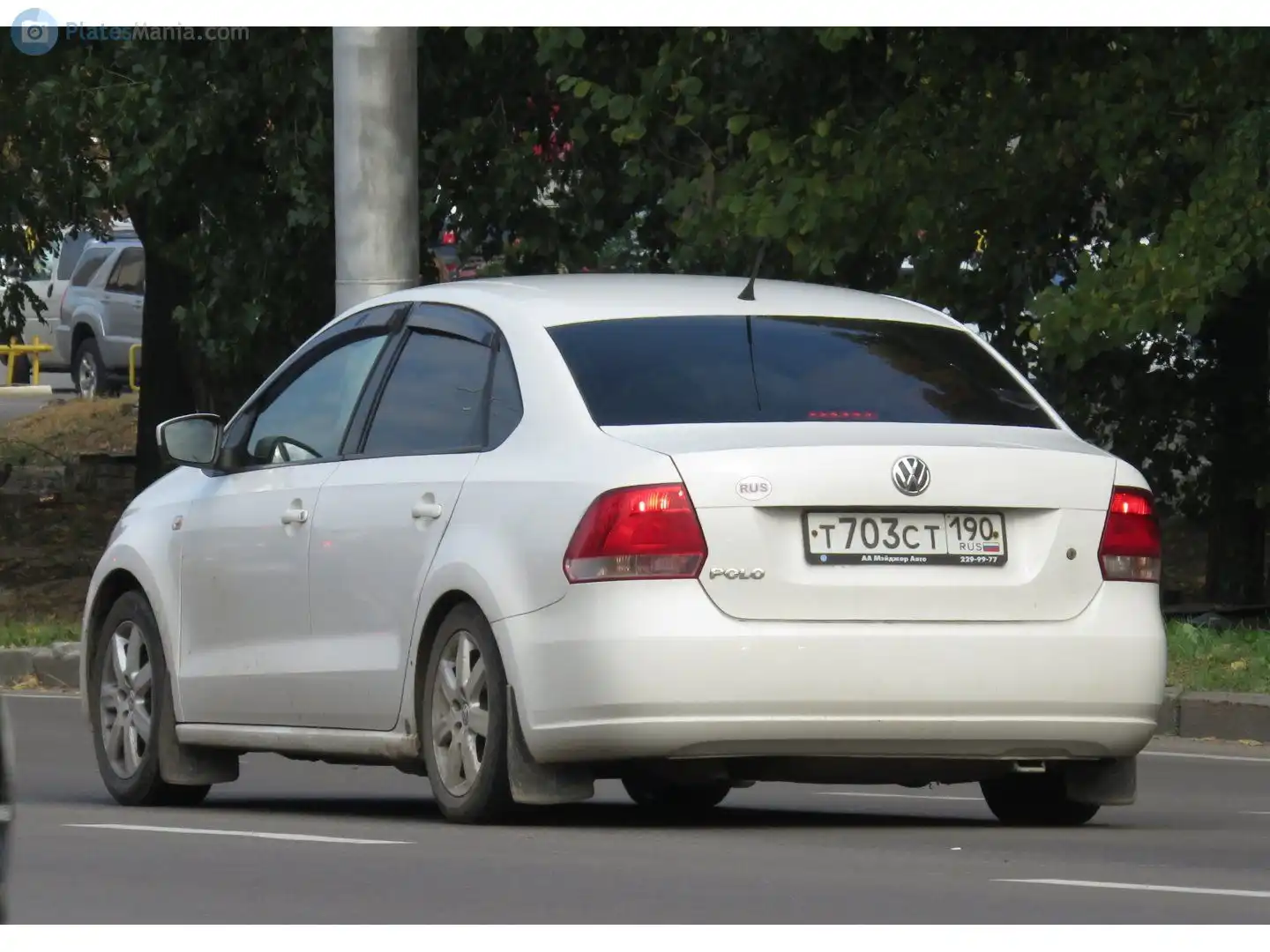 Фото автомобиля VOLKSWAGEN POLO, 2012 — госномер К068УХ21. Цвет: Белый