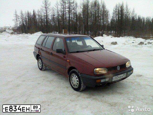 Фото автомобиля VOLKSWAGEN GOLF, 1994 — госномер Е834ЕН89. Цвет: КРАСНЫЙ