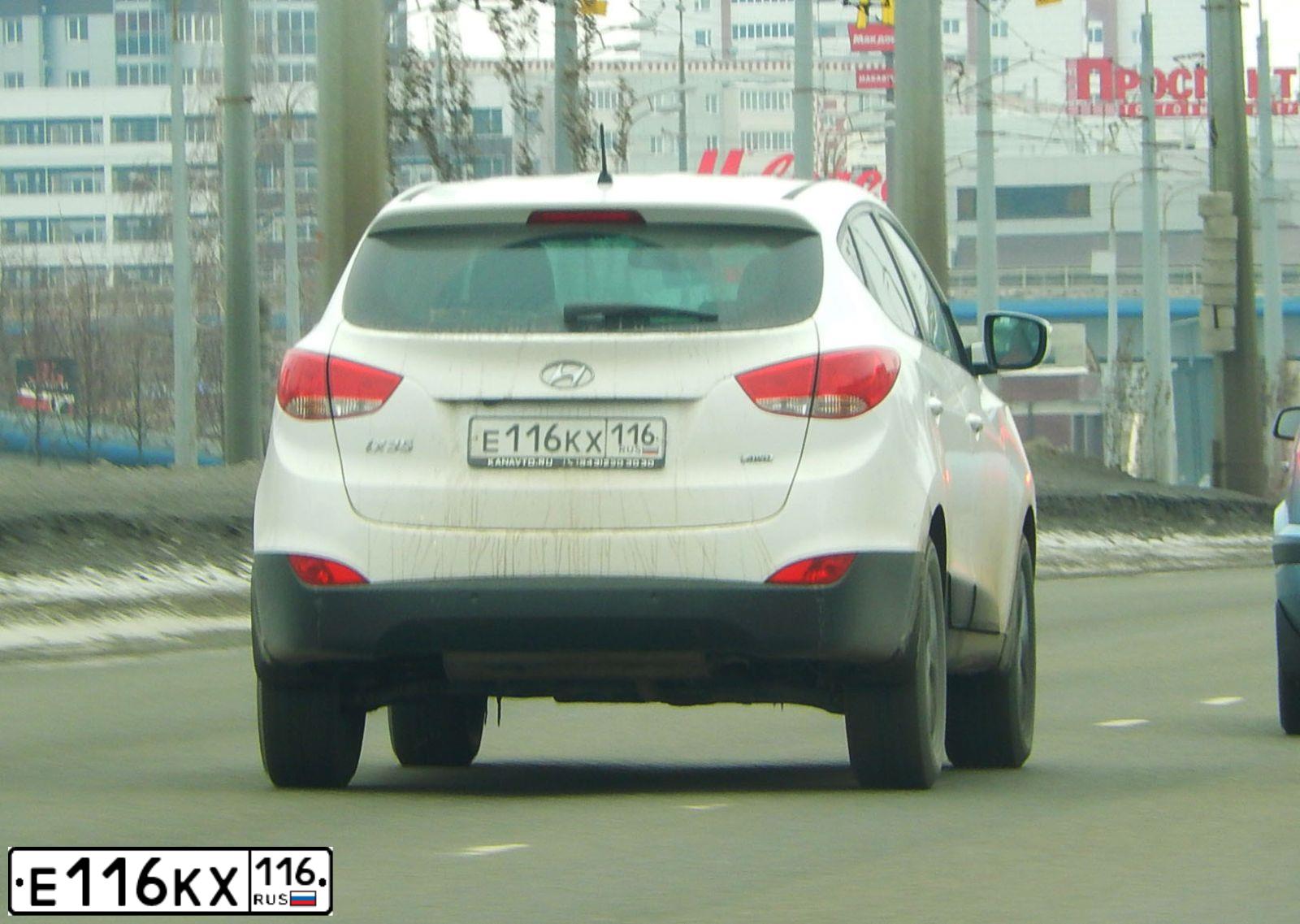 Фото автомобиля HYUNDAI IX35, 2014 — госномер Е116КХ116. Цвет: БЕЛЫЙ