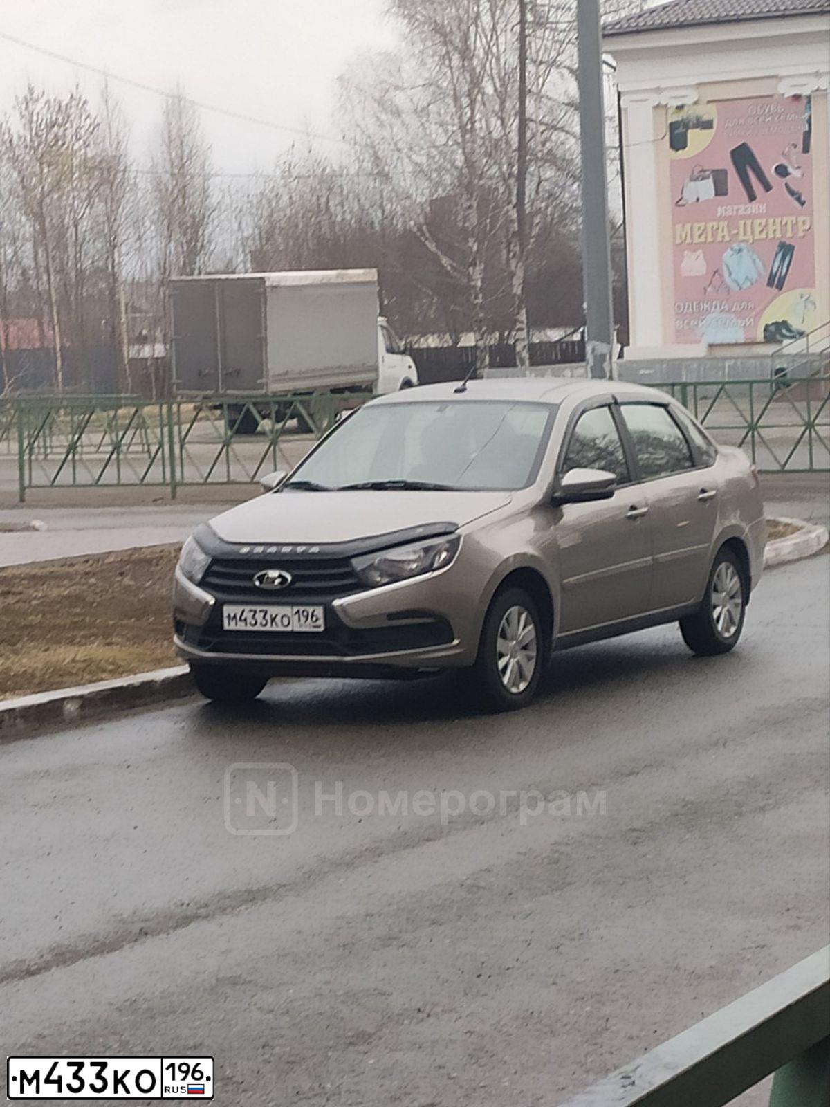 Фото автомобиля LADA 2190 GRANTA, 2019 — госномер М433КО196. Цвет: СЕРЕБРИСТО-СЕРЫЙ