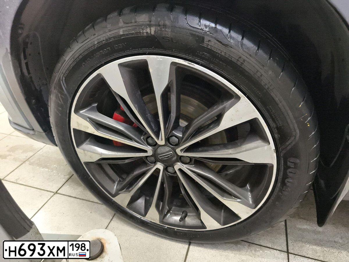 Фото автомобиля GEELY TUGELLA, 2022 — госномер Е347РВ147. Цвет: СЕРЫЙ