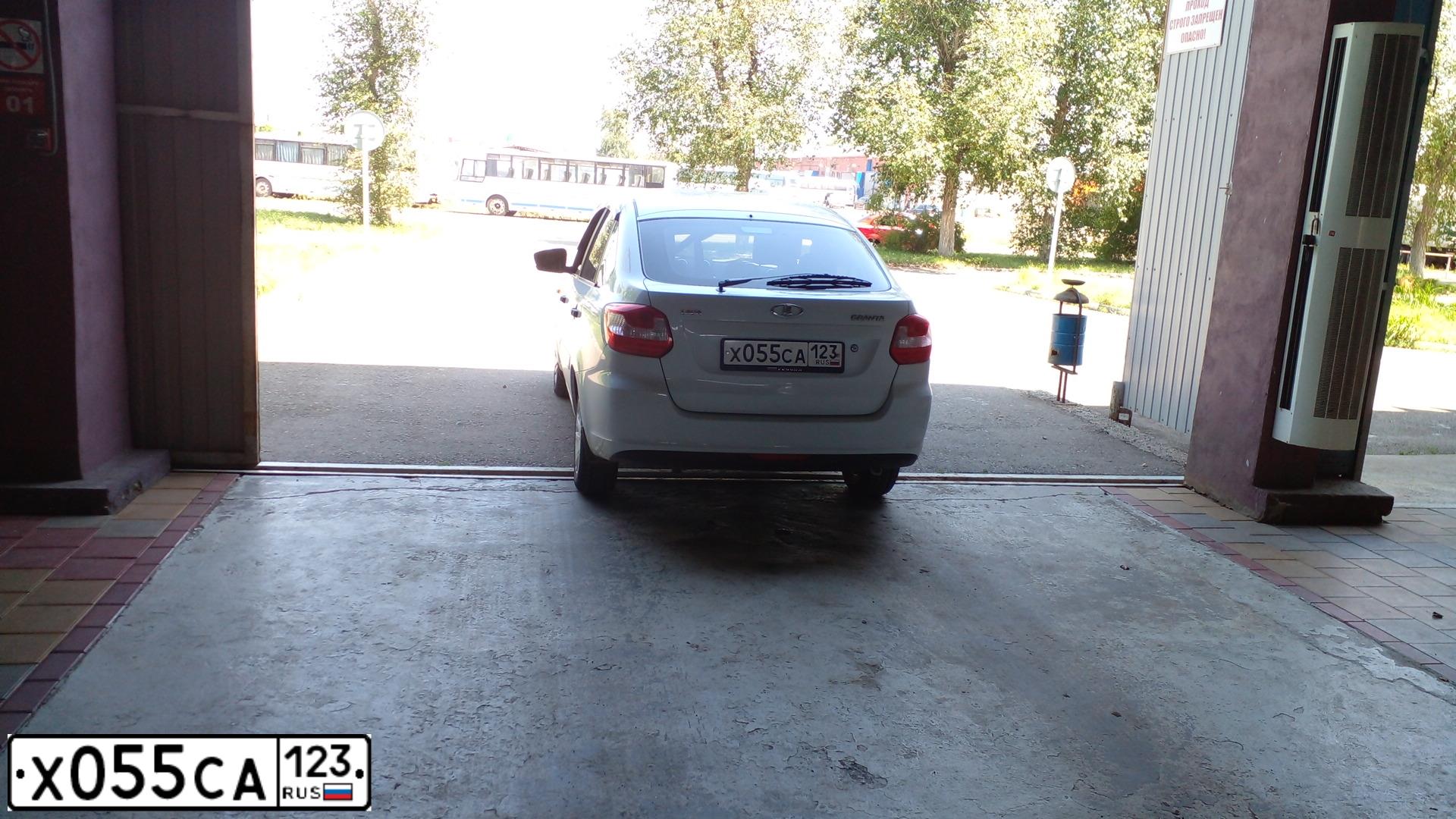 Фото автомобиля LADA 2191 GRANTA, 2016 — госномер Х055СА123. Цвет: БЕЛЫЙ