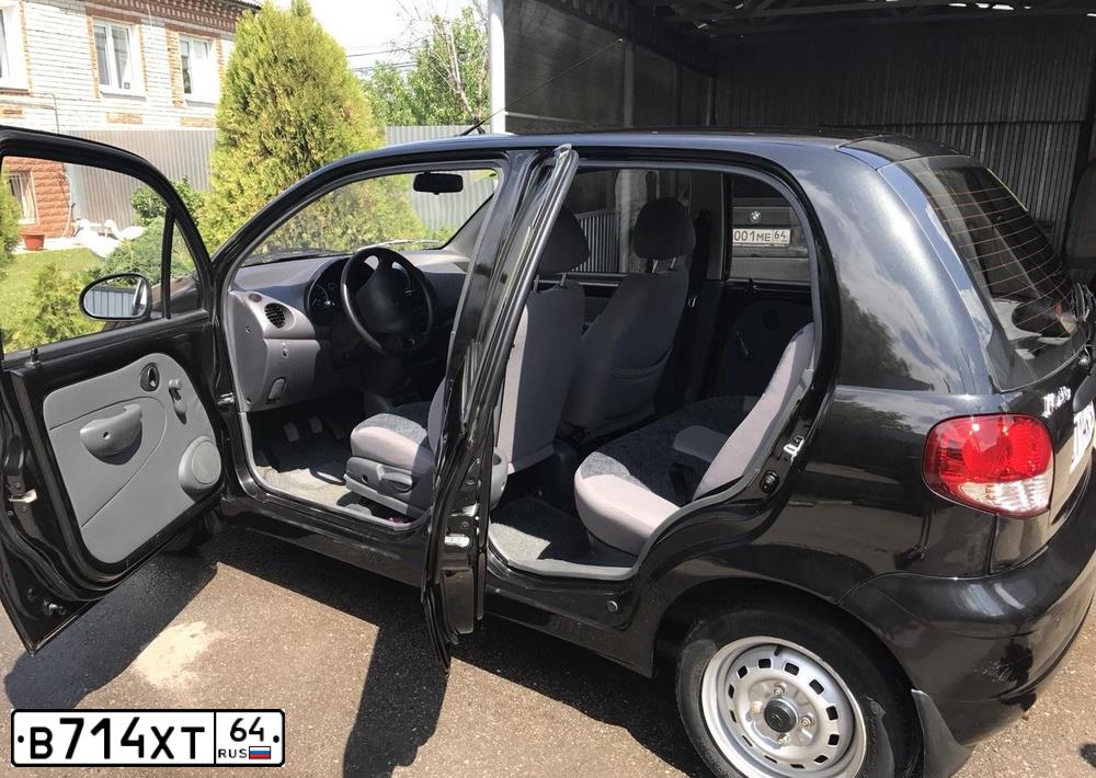 Фото автомобиля DAEWOO O MATIZ, 2011 — госномер А884ХЕ164. Цвет: Бледно-Черный