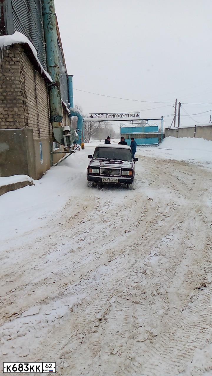 Фото автомобиля LADA 2107 LADA, 2006 — госномер К683КК62. Цвет: ТЕМНО-ВИШНЕВЫЙ