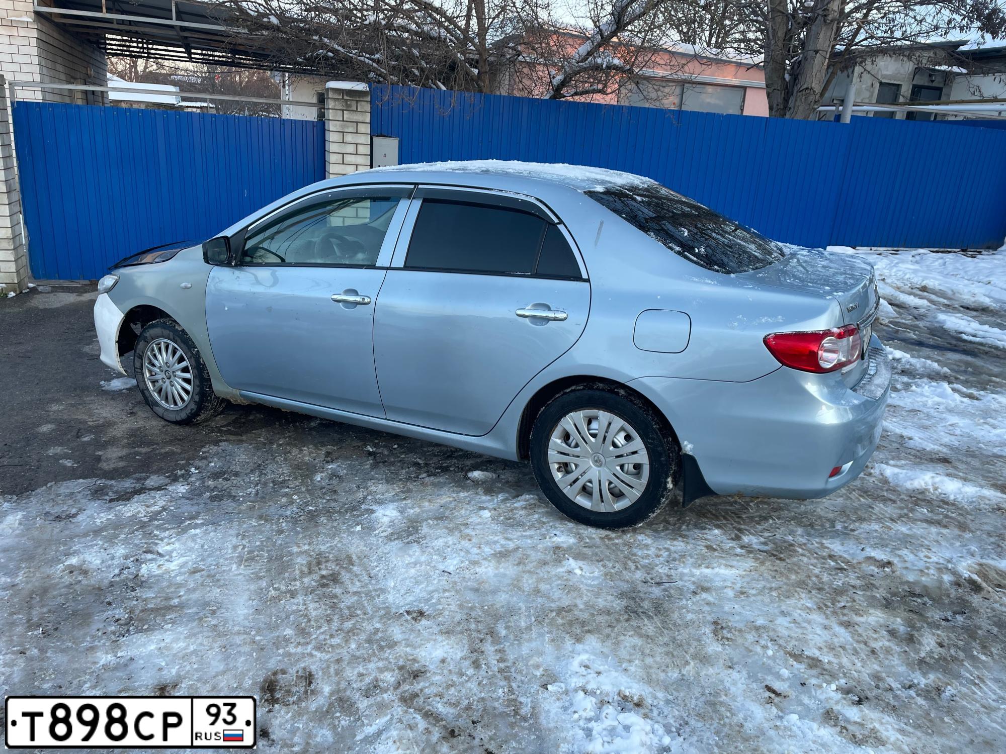 Фото автомобиля TOYOTA COROLLA, 2009 — госномер Т898СР93. Цвет: СВЕТЛО-ГОЛУБОЙ