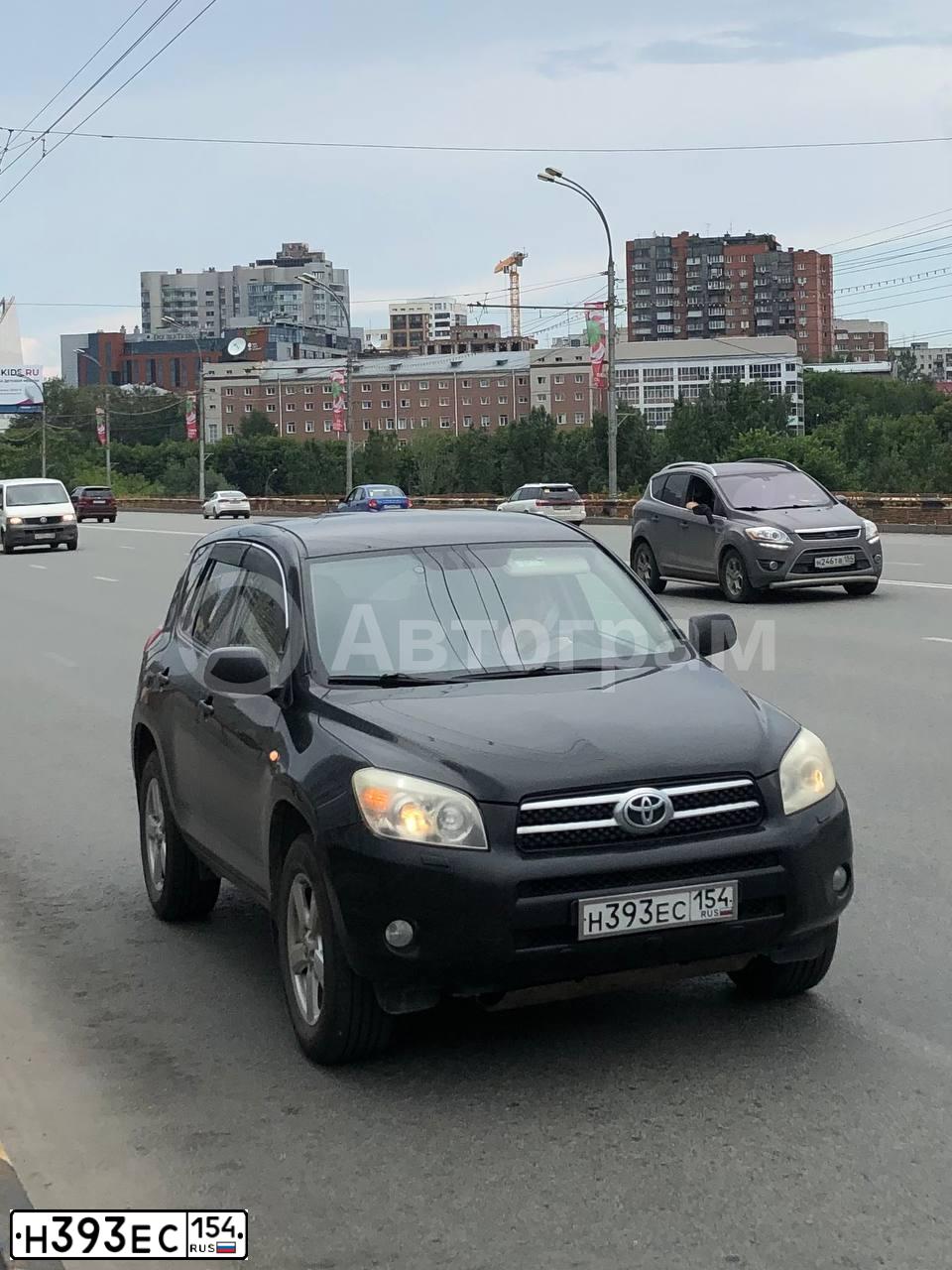 Фото автомобиля TOYOTA RAV4, 2006 — госномер Р086ЕХ154. Цвет: ЧЕРНЫЙ