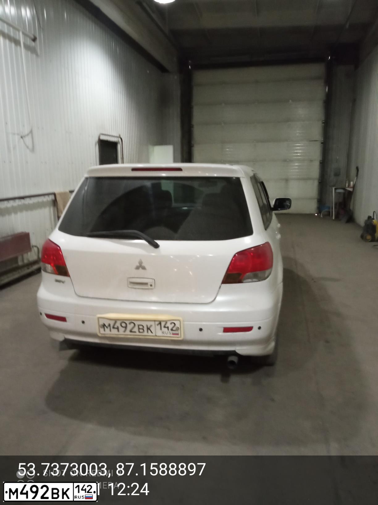 Фото автомобиля MITSUBISHI AIRTREK, 2001 — госномер М492ВК142