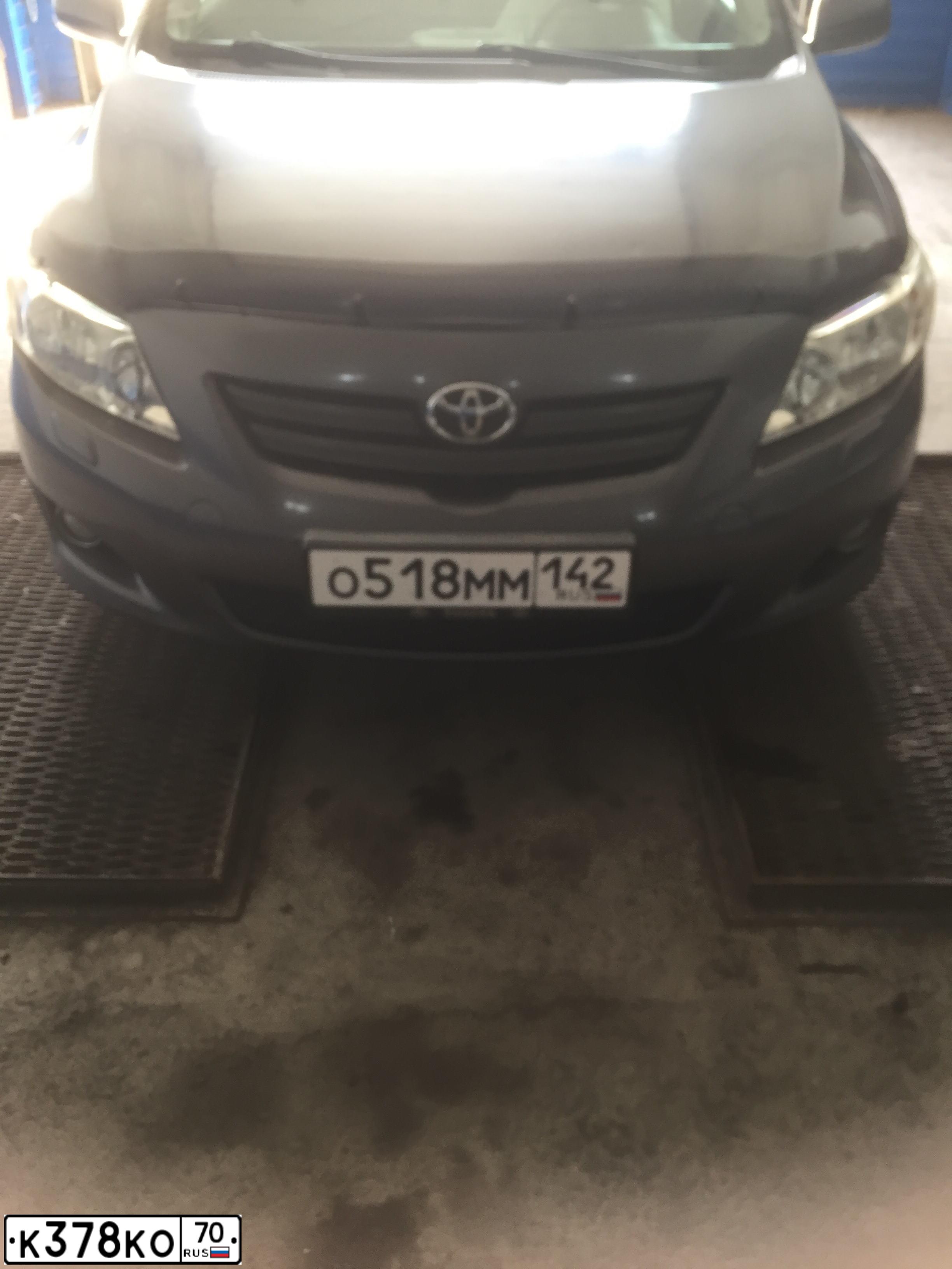 Фото автомобиля TOYOTA COROLLA, 2008 — госномер К378КО70. Цвет: СЕРЫЙ