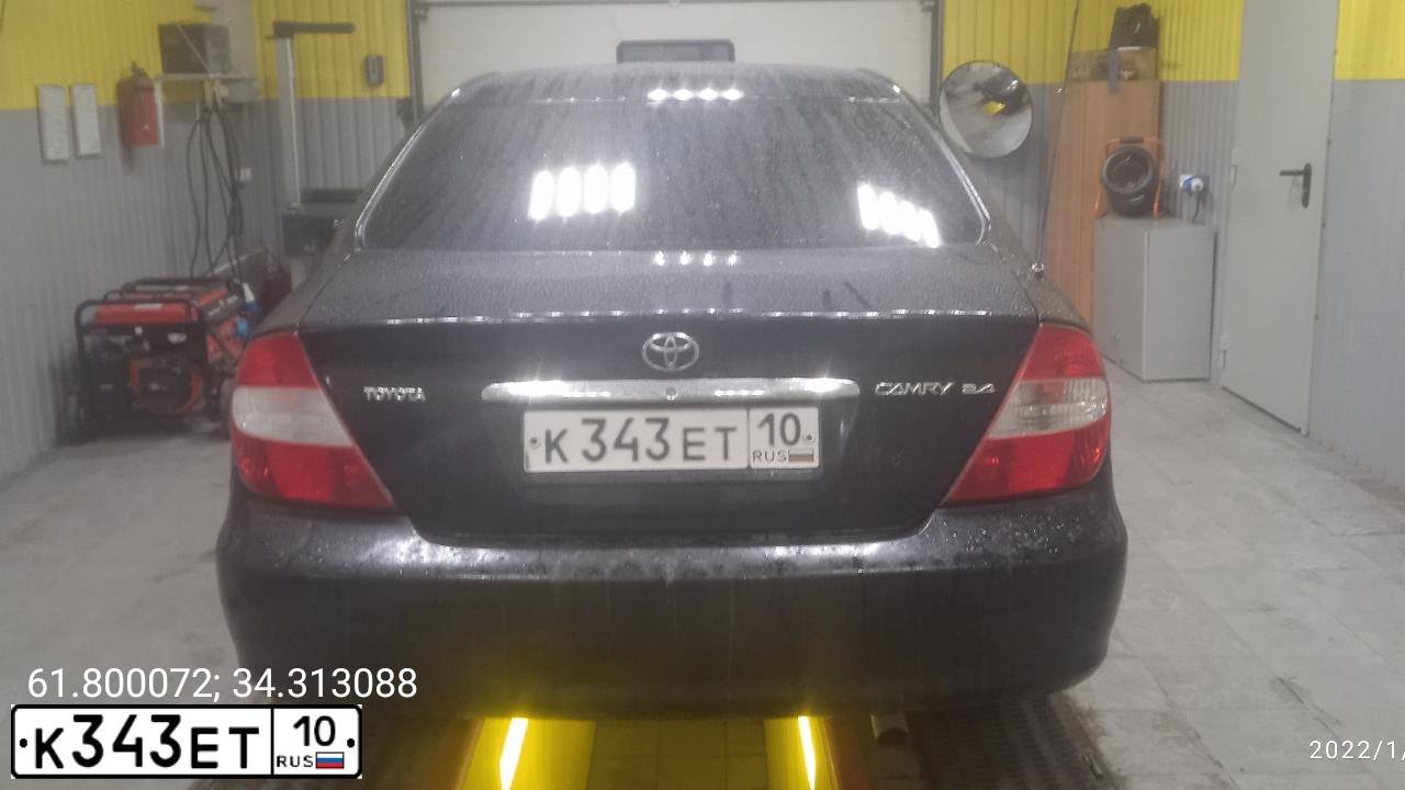 Фото автомобиля TOYOTA CAMRY, 2004 — госномер К343ЕТ10. Цвет: ЧЕРНЫЙ