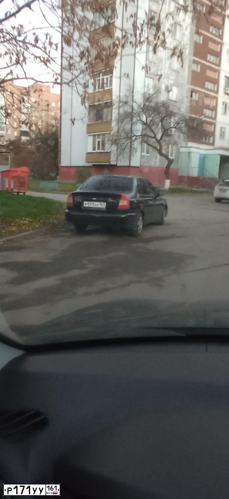 Фото автомобиля TAGAZ ACCENT, 2008 — госномер Р171УУ161. Цвет: ЧЕРНЫЙ
