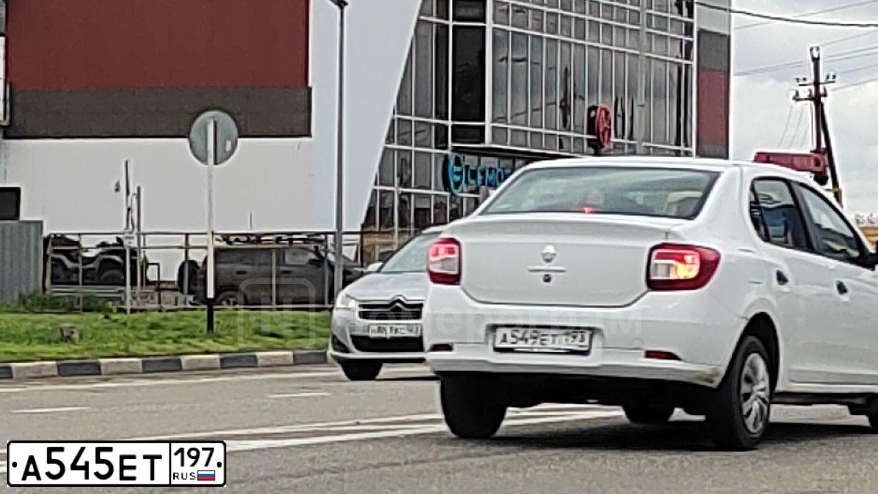 Фото автомобиля BMW X3, 2006 — госномер Р111РР77. Цвет: ЧЕРНЫЙ