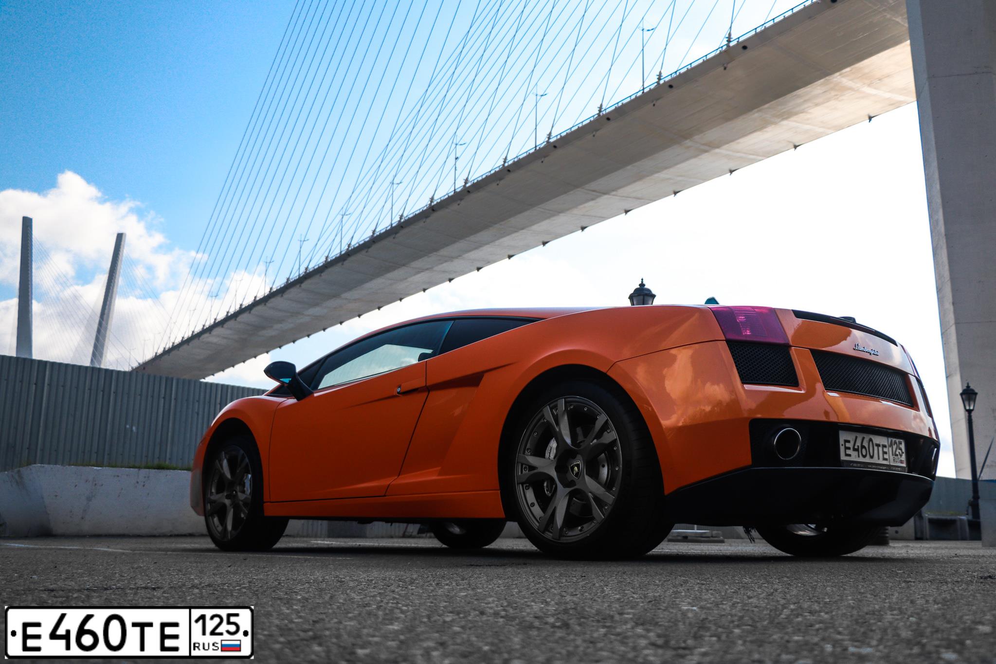 Фото автомобиля LAMBORGHINI GALLARDO, 2005 — госномер С927АВ197. Цвет: Оранжевый