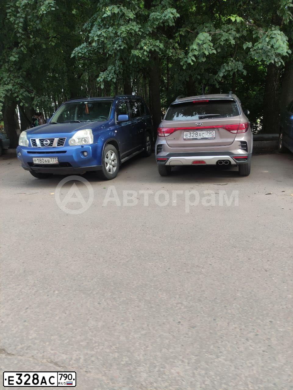 Фото автомобиля KIA RIO, 2020 — госномер Е328АС790. Цвет: Коричневый