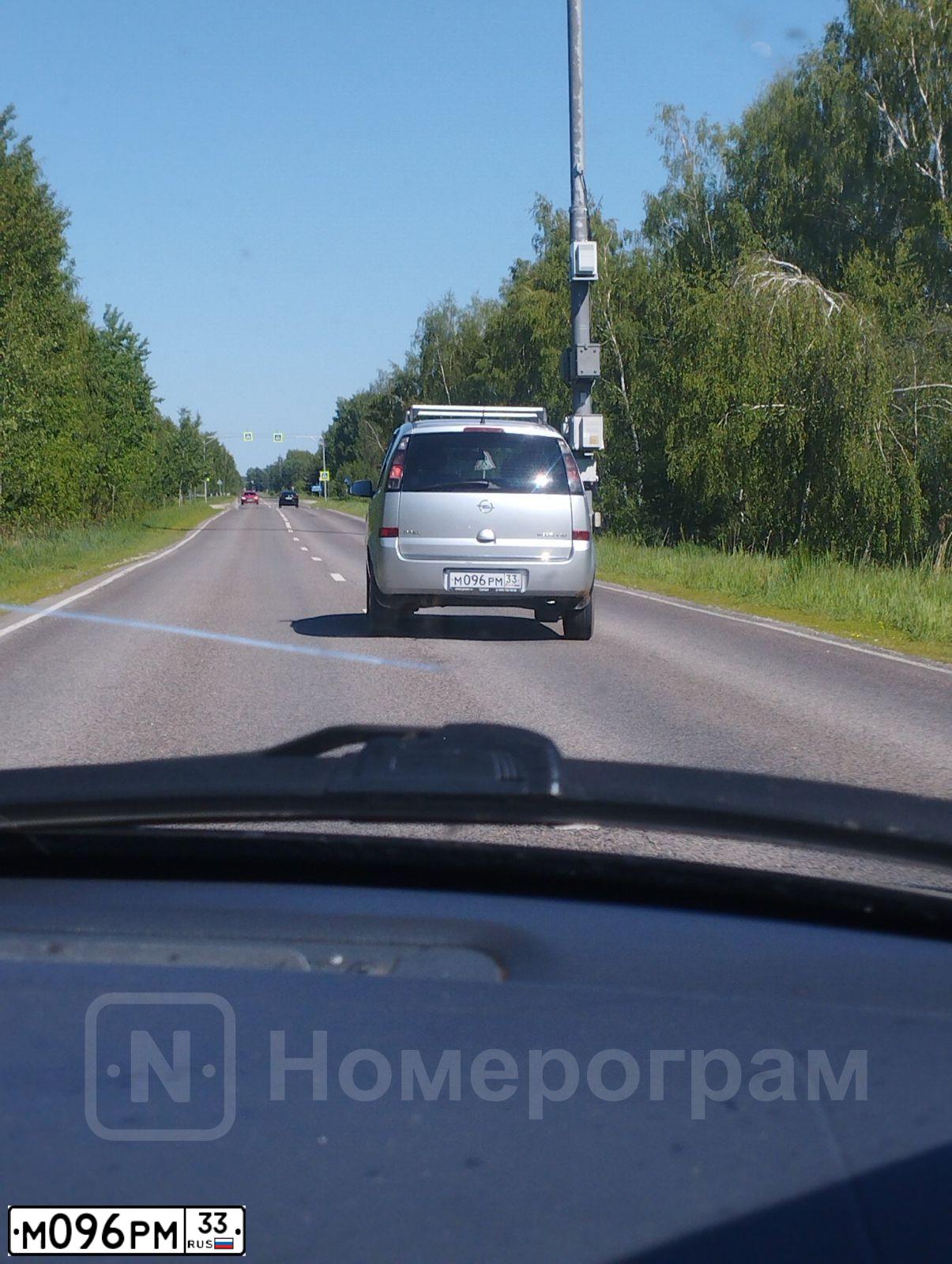 Фото автомобиля OPEL MERIVA, 2007 — госномер В828РВ150. Цвет: СЕРЕБРИСТЫЙ