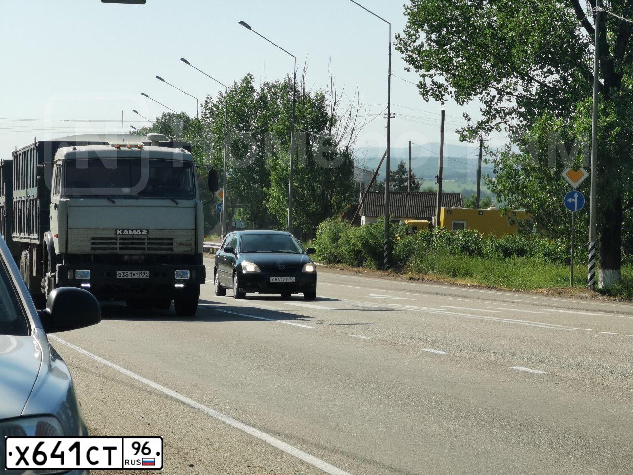 Фото автомобиля LADA 2114 SAMARA, 2012 — госномер Х641СТ96. Цвет: Белый