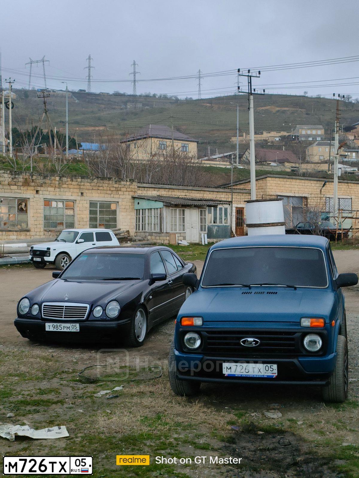 Фото автомобиля LADA 2121 NIVA, 2002 — госномер М726ТХ05. Цвет: СИНЕ-ЗЕЛЕНЫЙ