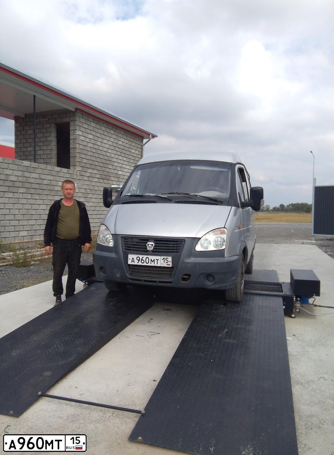 Фото автомобиля GAZ 2752 SOBOL, 2005 — госномер А960МТ15. Цвет: Серебристый