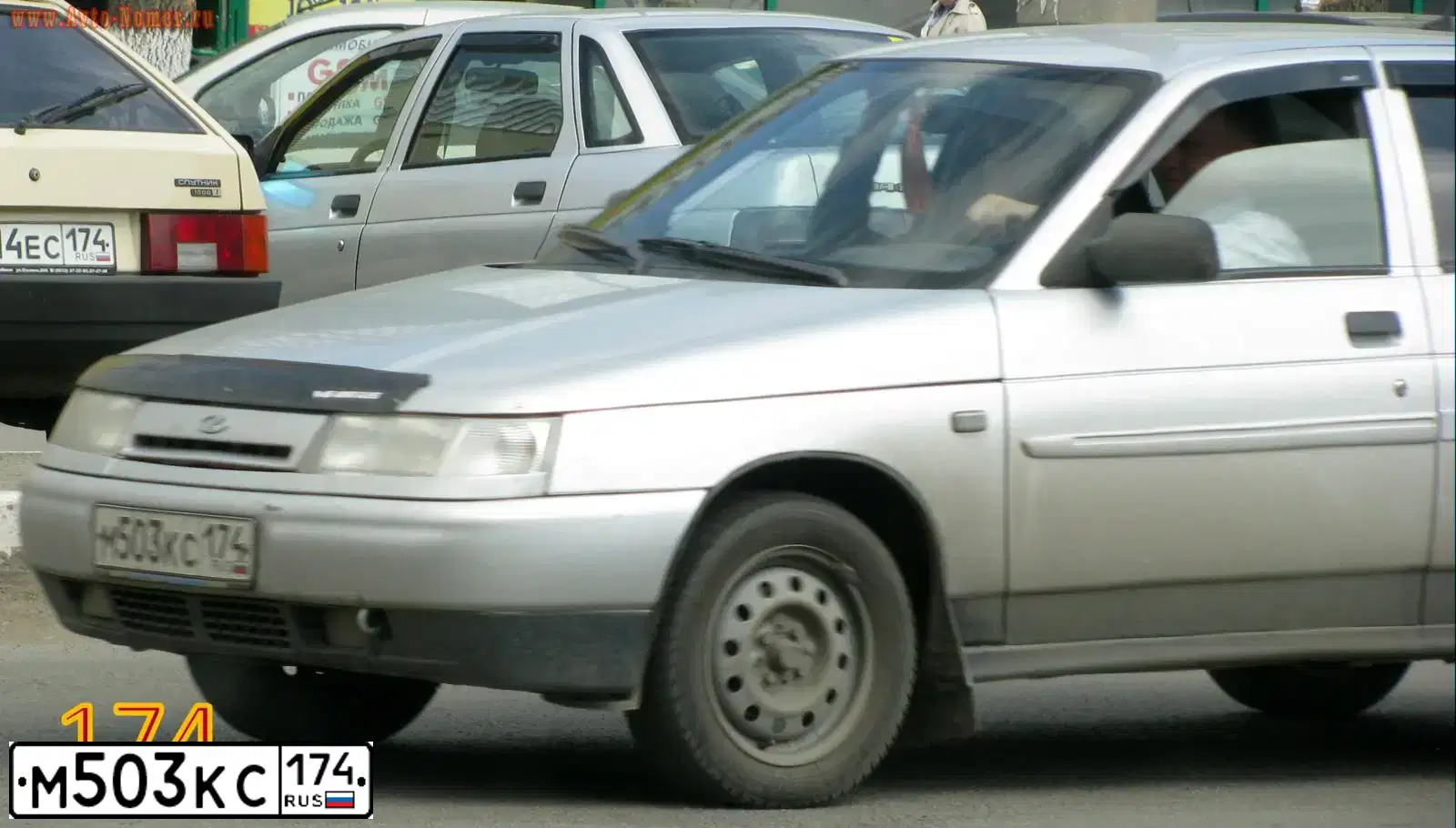 Фото автомобиля LADA 2112 LADA, 2003 — госномер М503КС174. Цвет: СВЕТЛО-СЕРЫЙ