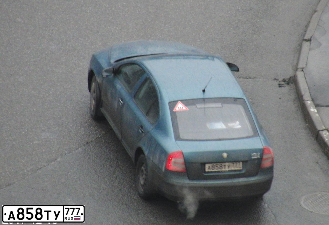 Фото автомобиля SKODA OCTAVIA, 2006 — госномер Е501МА60. Цвет: СЕРО-ЗЕЛЕНЫЙ