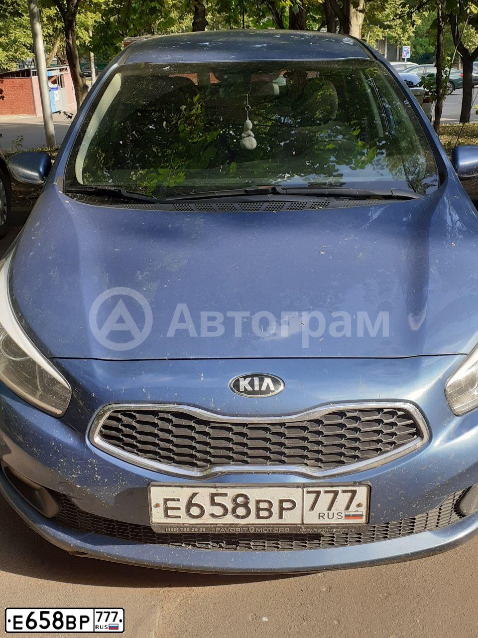 Фото автомобиля KIA CEE'D, 2013 — госномер Е658ВР777. Цвет: СИНИЙ