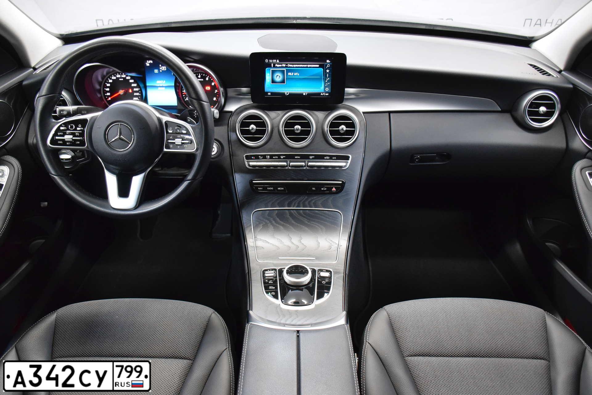 Фото автомобиля MERCEDES C-KLASSE, 2019 — госномер Т335ВА58. Цвет: ЧЕРНЫЙ