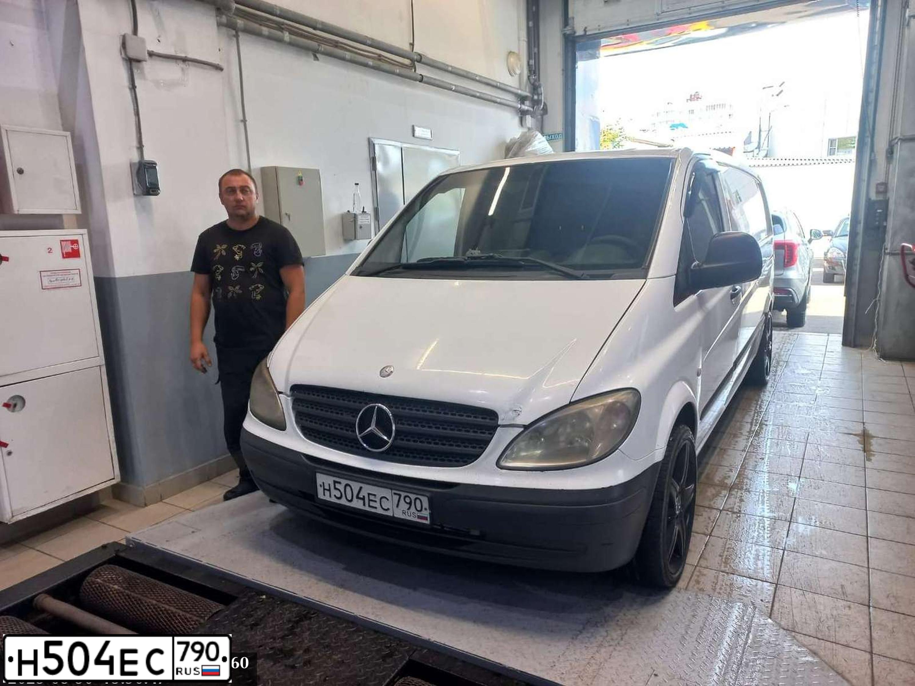 Фото автомобиля MERCEDES-BENZ VITO, 2006 — госномер В034ЕА977. Цвет: Белый