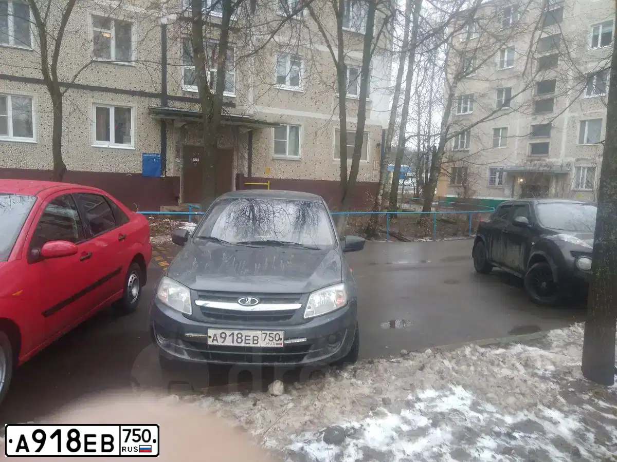 Фото автомобиля LADA 2190 GRANTA, 2015 — госномер У420СО69. Цвет: СЕРЕБРИСТО-ТЕМНО-СЕРЫЙ