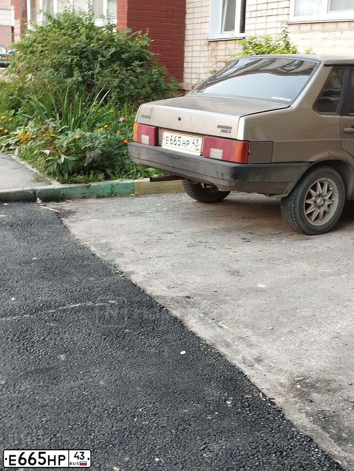 Фото автомобиля LADA 2109 SAMARA, 2001 — госномер Е665НР43. Цвет: СЕРО-ЗЕЛЕНЫЙ