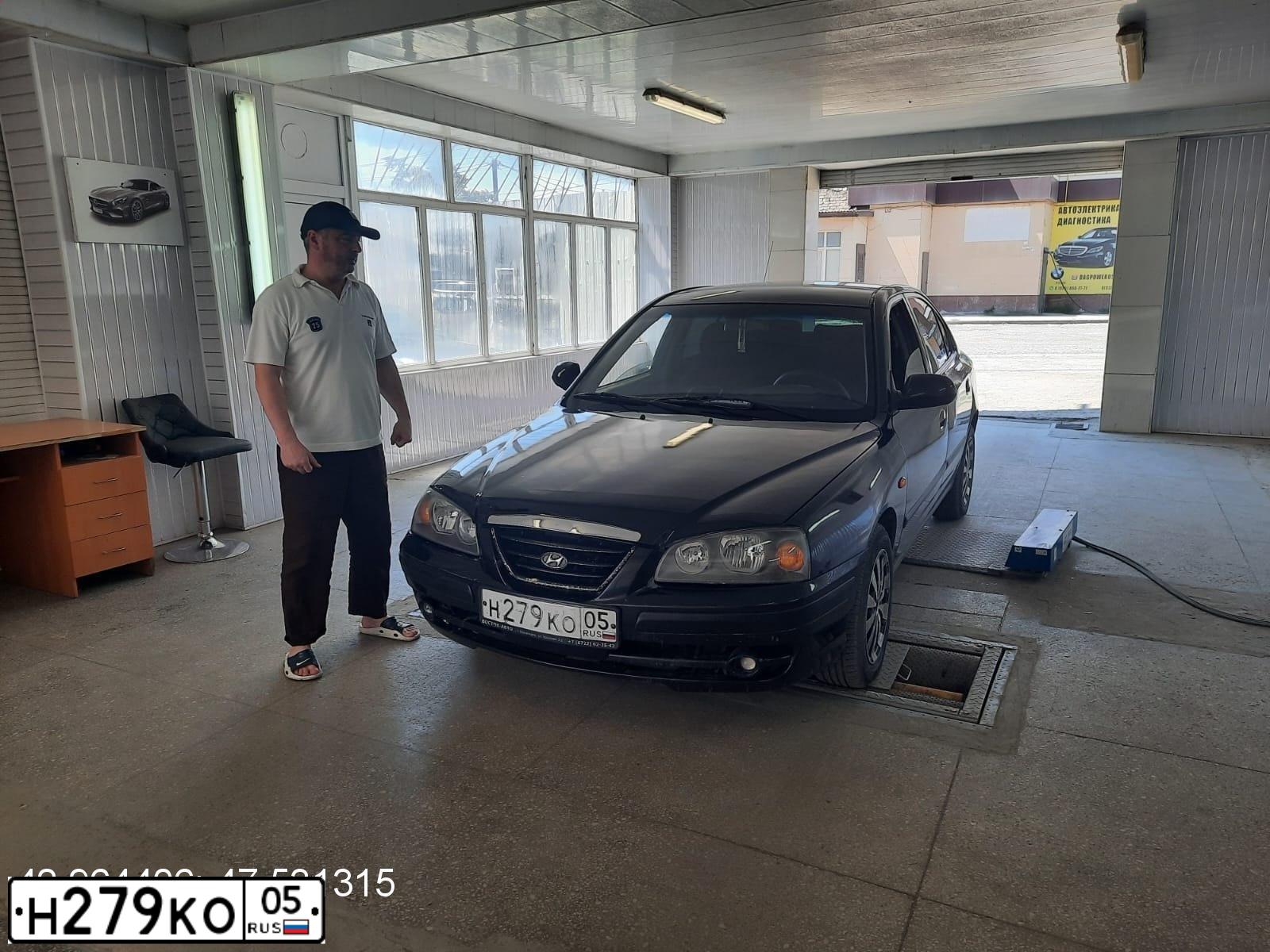 Фото автомобиля LADA 2110, 2003 — госномер Н279КО26. Цвет: СВЕТЛО-СЕРЕБРИСТЫЙ МЕТАЛЛ
