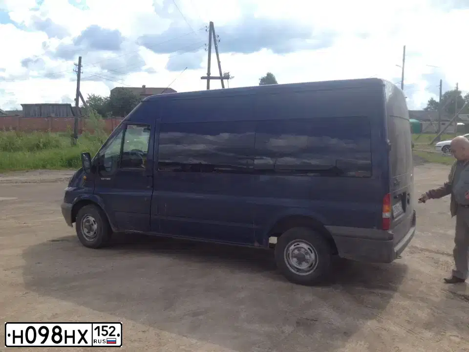 Фото автомобиля FORD TRANSIT, 2005 — госномер А926РЕ37. Цвет: ТЕМНО-СИНИЙ
