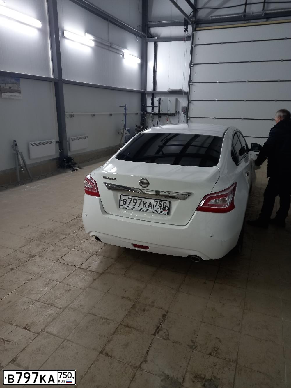Фото автомобиля NISSAN TEANA, 2014 — госномер С542НН89. Цвет: Белый