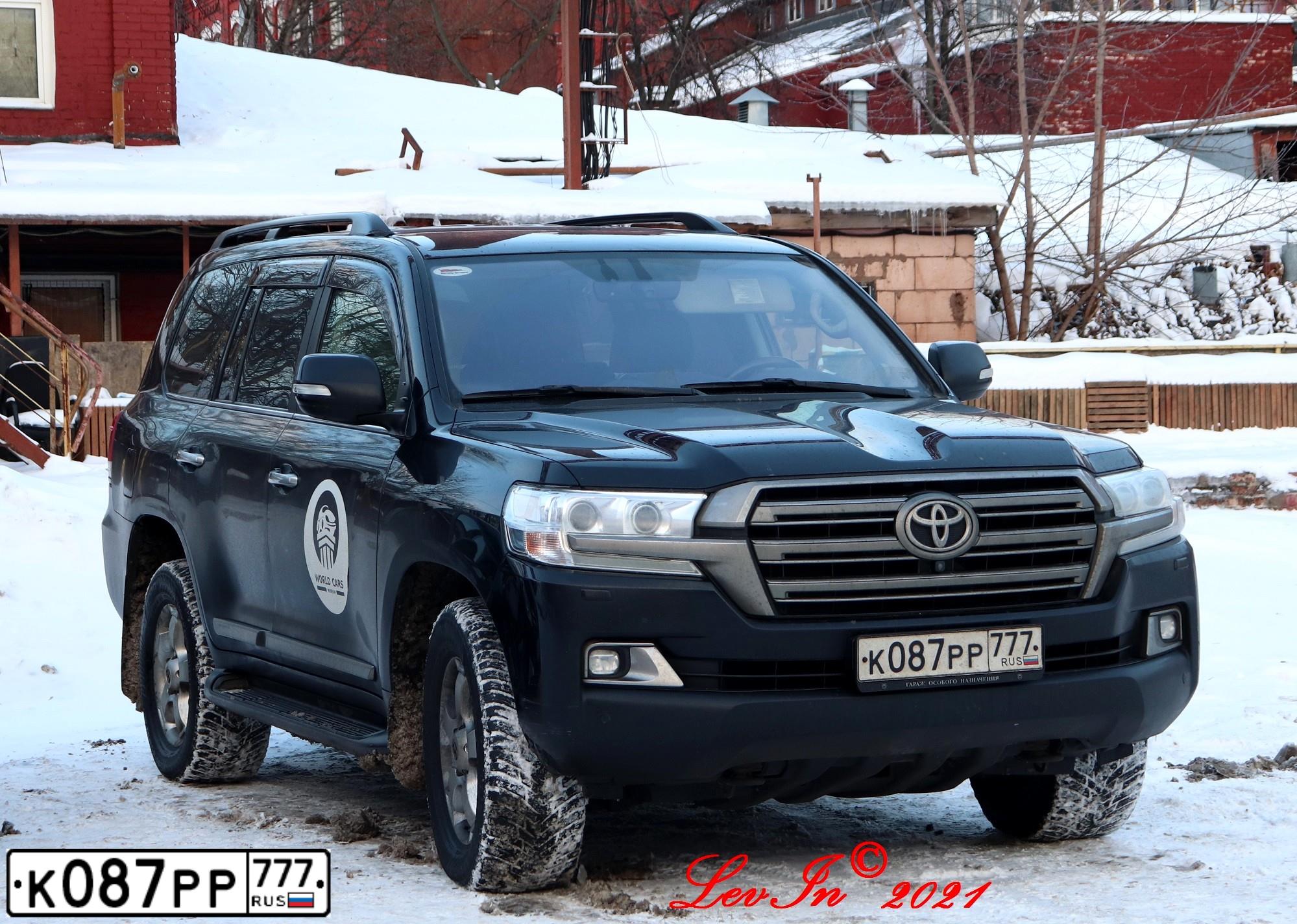 Фото автомобиля TOYOTA LANDCRUISER 200, 2015 — госномер К087РР777. Цвет: ЧЕРНЫЙ