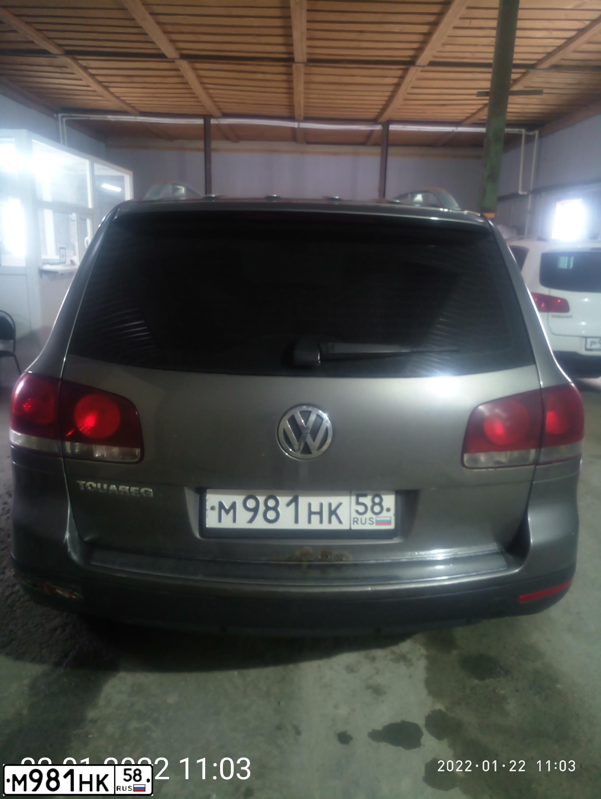 Фото автомобиля VOLKSWAGEN TOUAREG, 2008 — госномер М981НК58