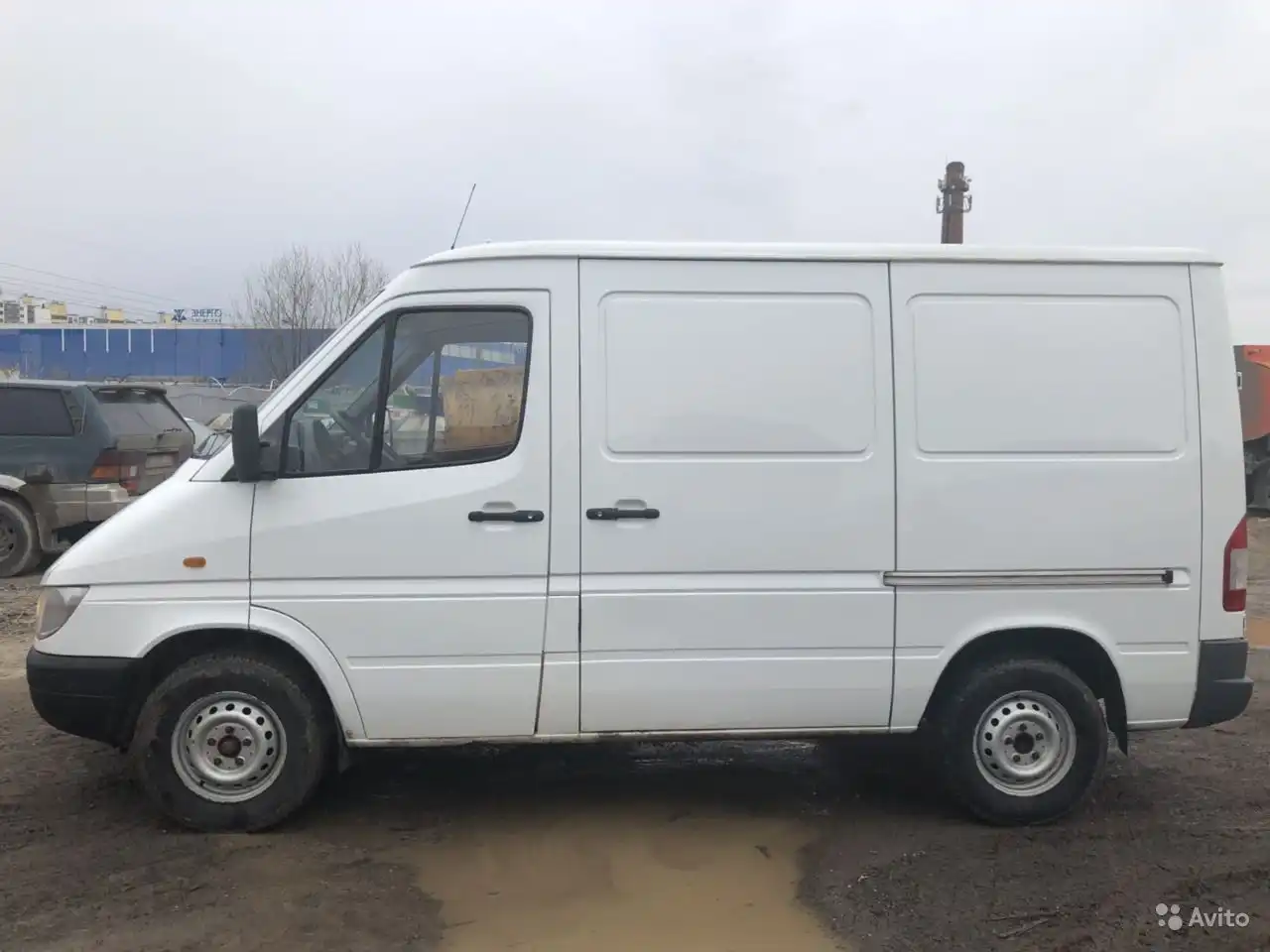 Фото автомобиля MERCEDES TRANSPORTER 206-219, 1990 — госномер А358АЕ98. Цвет: БЕЛЫЙ