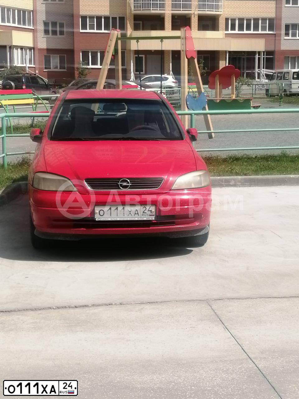 Фото автомобиля OPEL ASTRA, 2002 — госномер О111ХА24. Цвет: КРАСНЫЙ