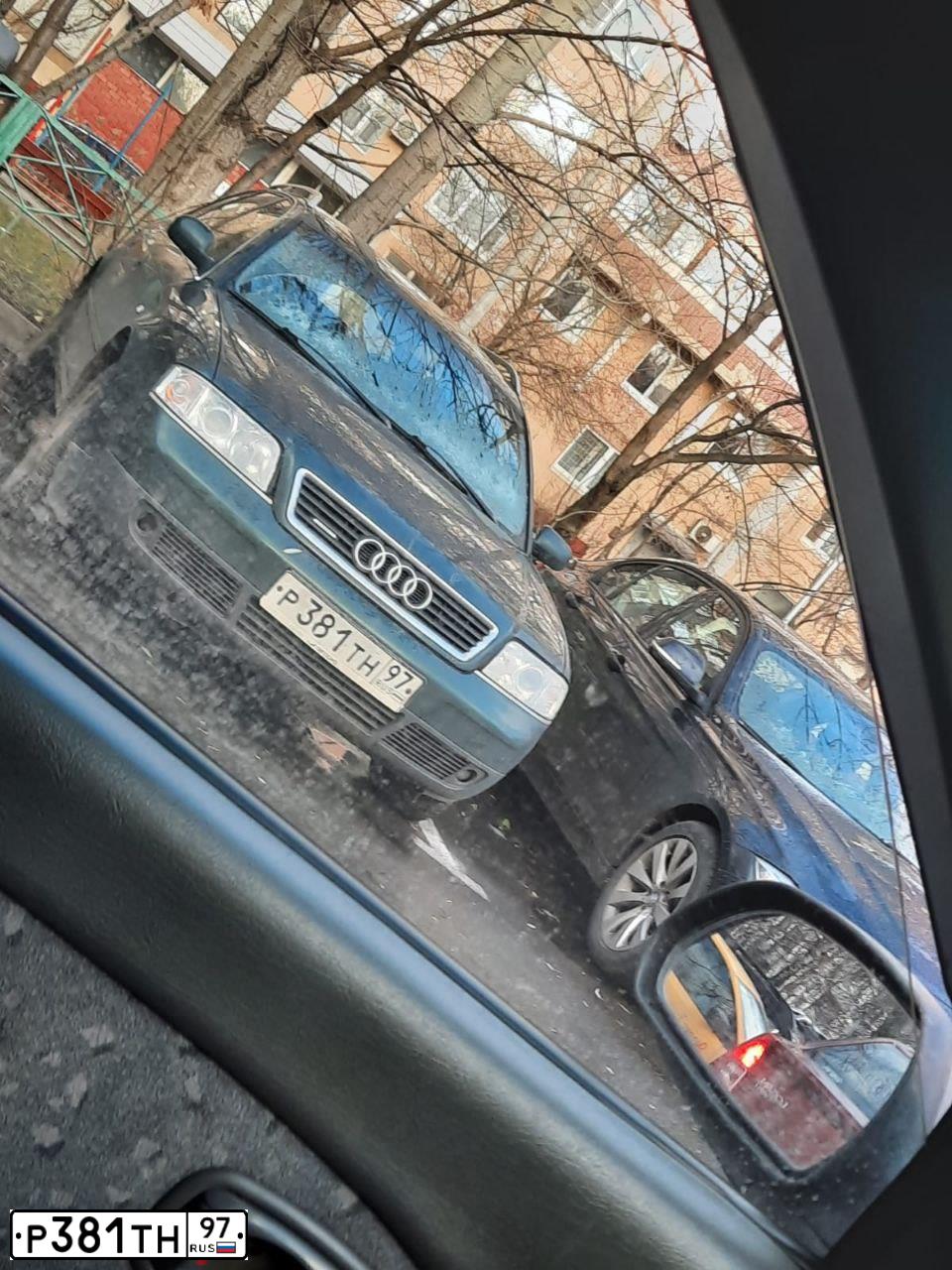 Фото автомобиля AUDI A6, 1998 — госномер Р381ТН97. Цвет: ЗЕЛЕНЫЙ