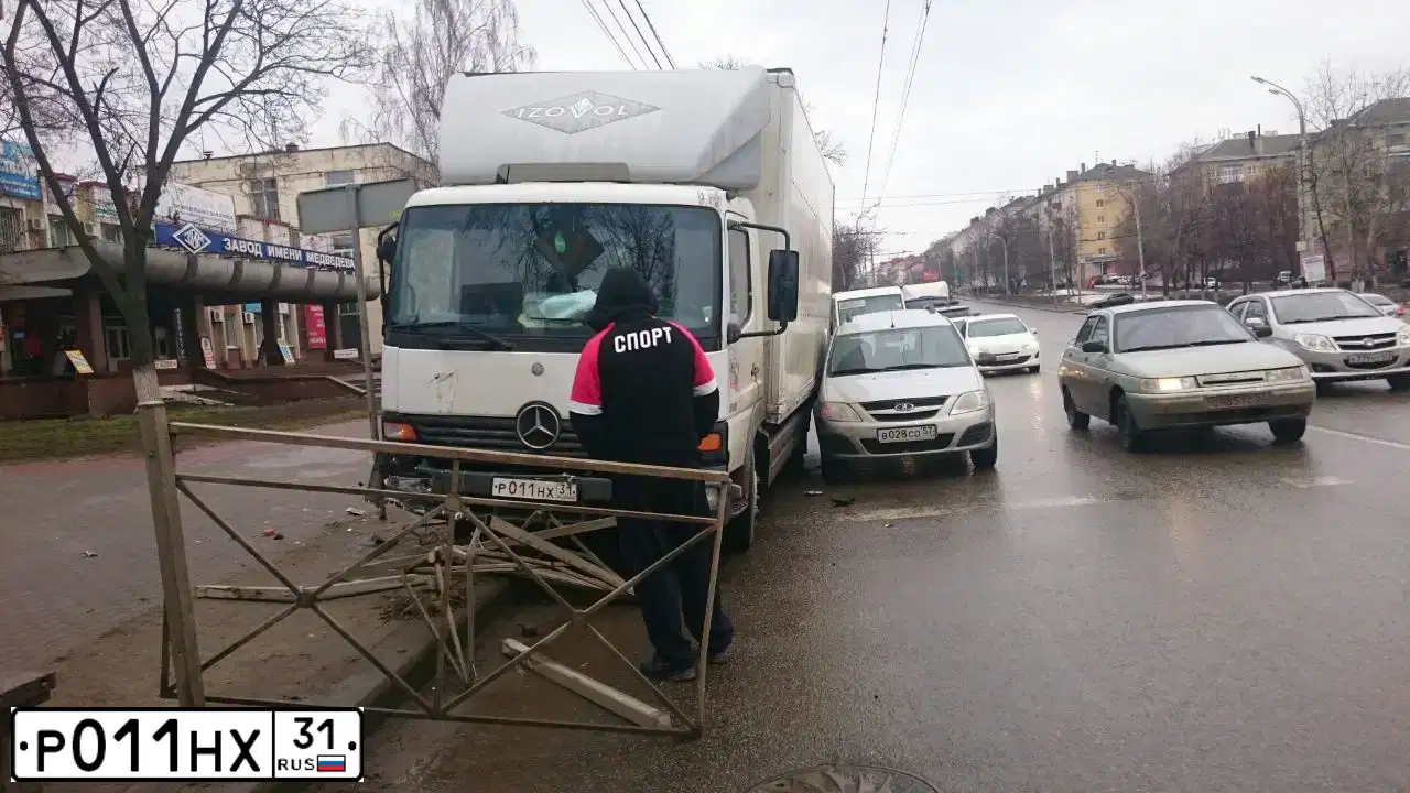 Фото автомобиля MERCEDES ATEGO, 1998 — госномер С310КТ40. Цвет: Белый