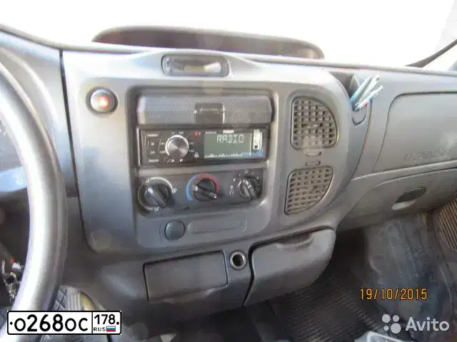 Фото автомобиля FORD TRANSIT, 2002 — госномер О268ОС178. Цвет: БЕЛЫЙ