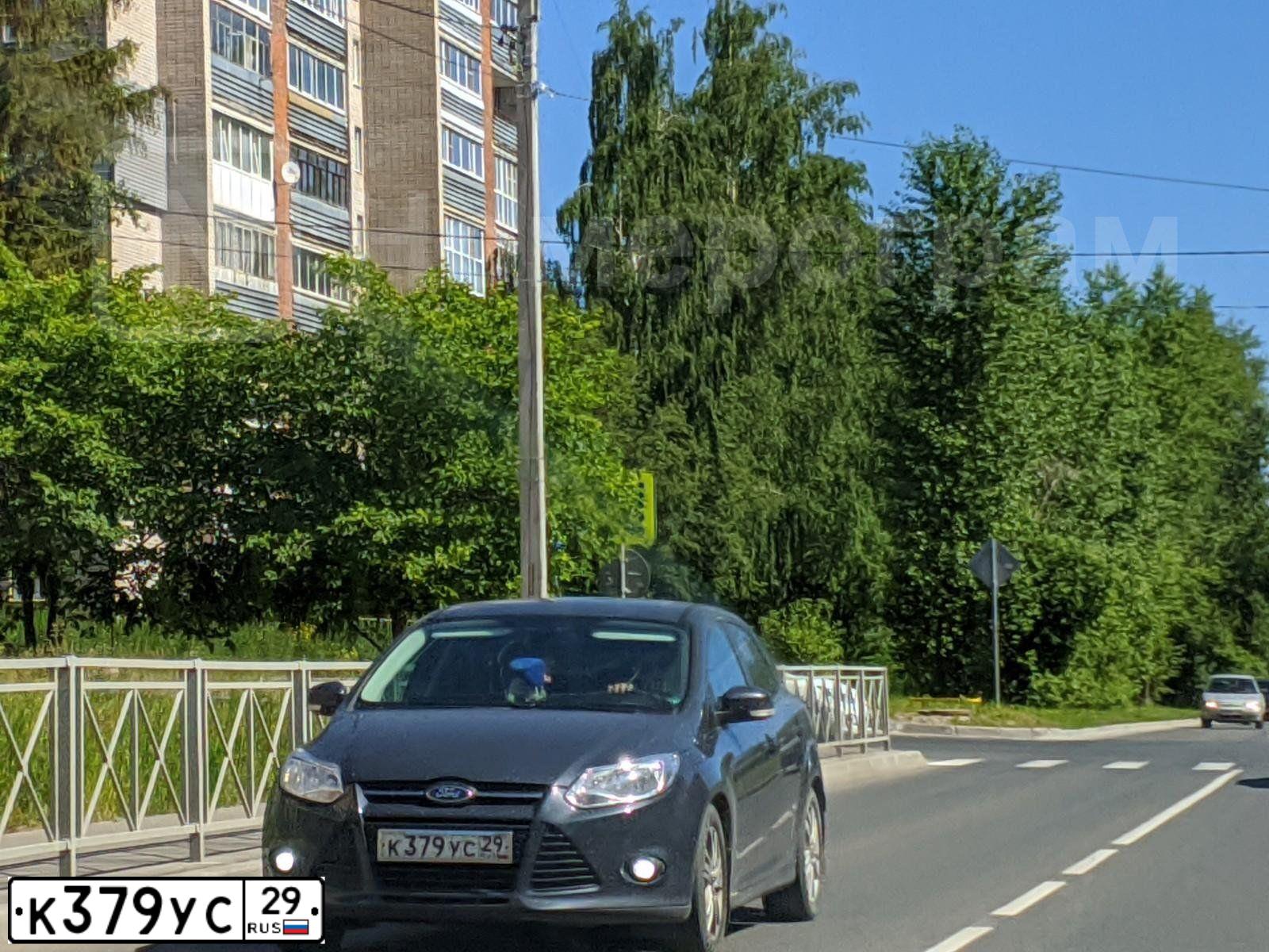 Фото автомобиля FORD FOCUS, 2013 — госномер М533РК35. Цвет: ТЕМНО-СЕРЫЙ