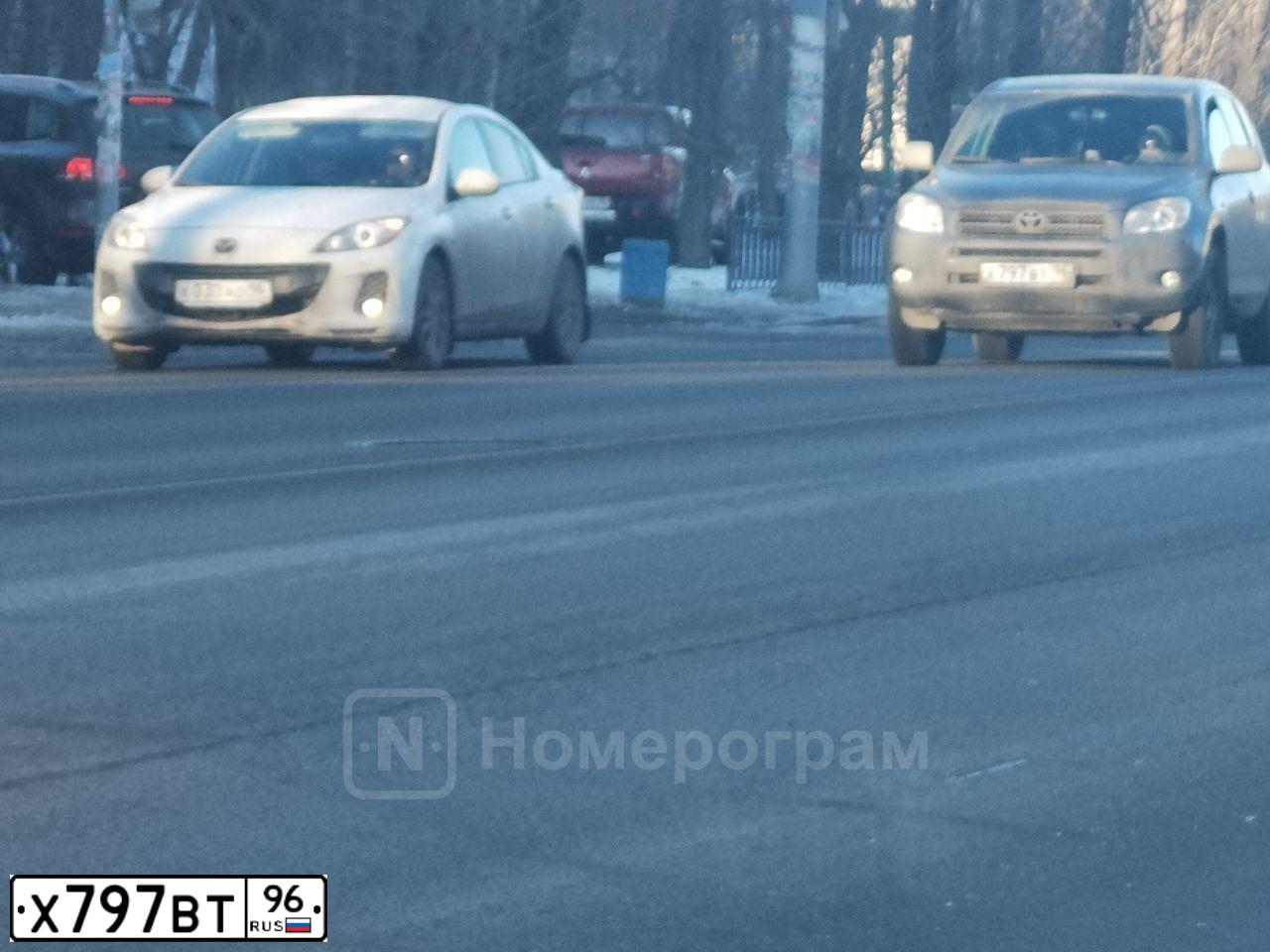 Фото автомобиля TOYOTA RAV4, 2007 — госномер Х797ВТ96. Цвет: СЕРО-СИНИЙ