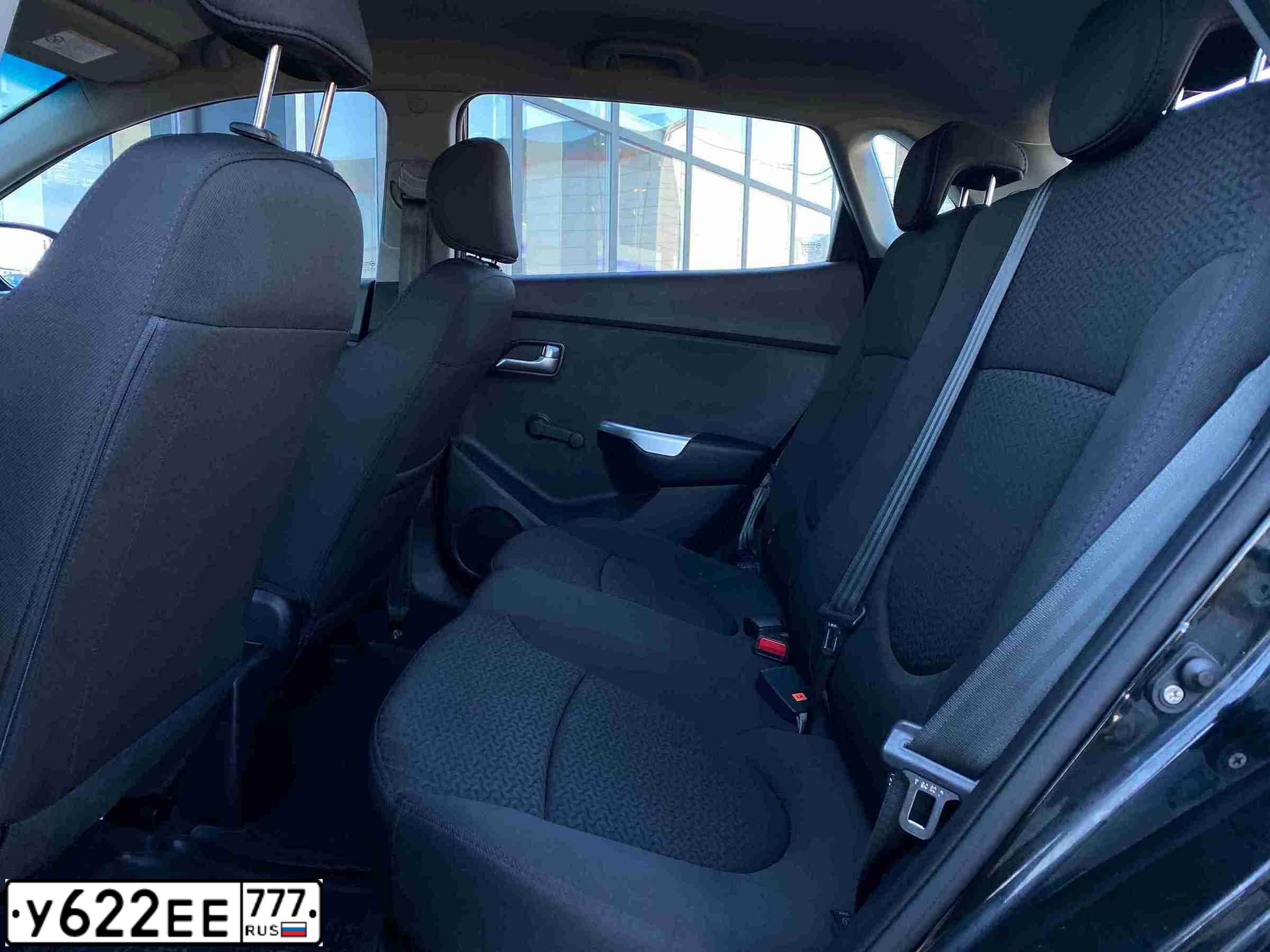Фото автомобиля KIA RIO, 2014 — госномер У622ЕЕ777. Цвет: ЧЕРНЫЙ