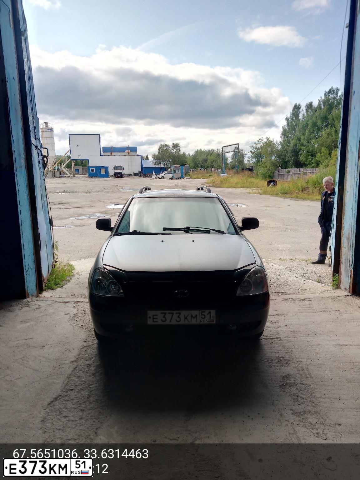 Фото автомобиля LADA 2171 PRIORA, 2009 — госномер А502ТУ51. Цвет: Темно-зеленый