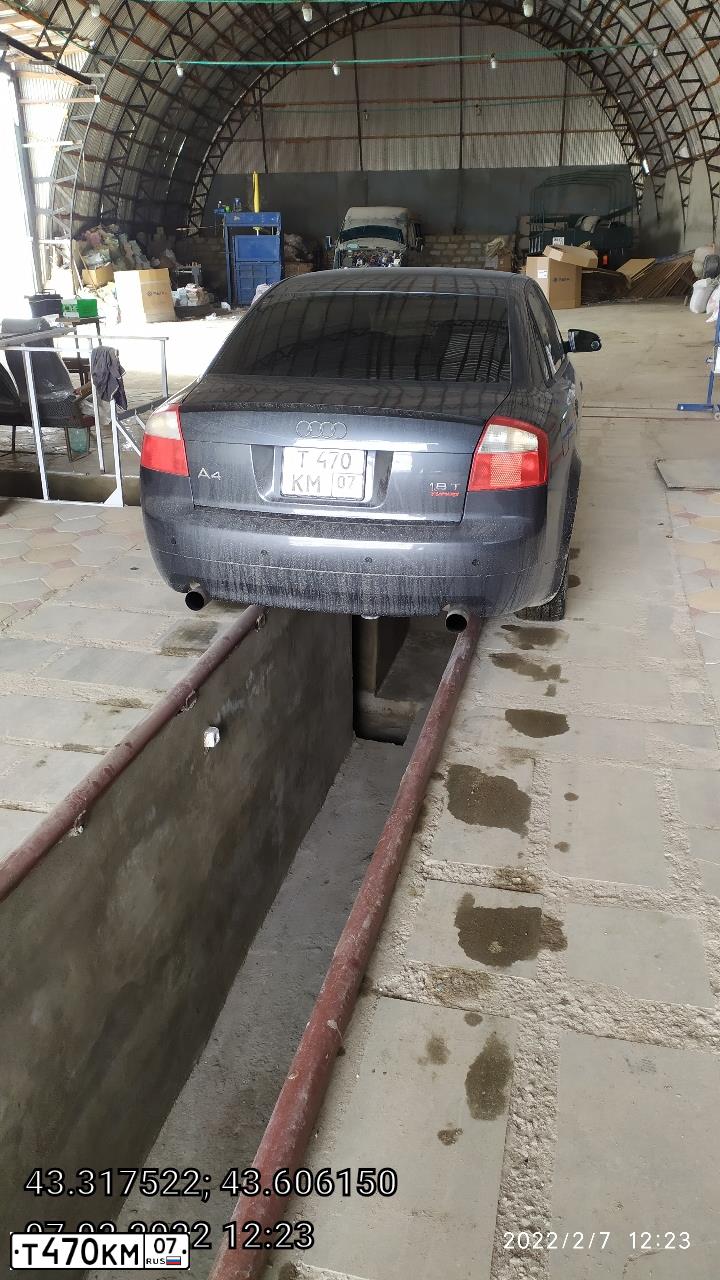 Фото автомобиля AUDI A4, 2004 — госномер Т470КМ07. Цвет: СЕРЫЙ
