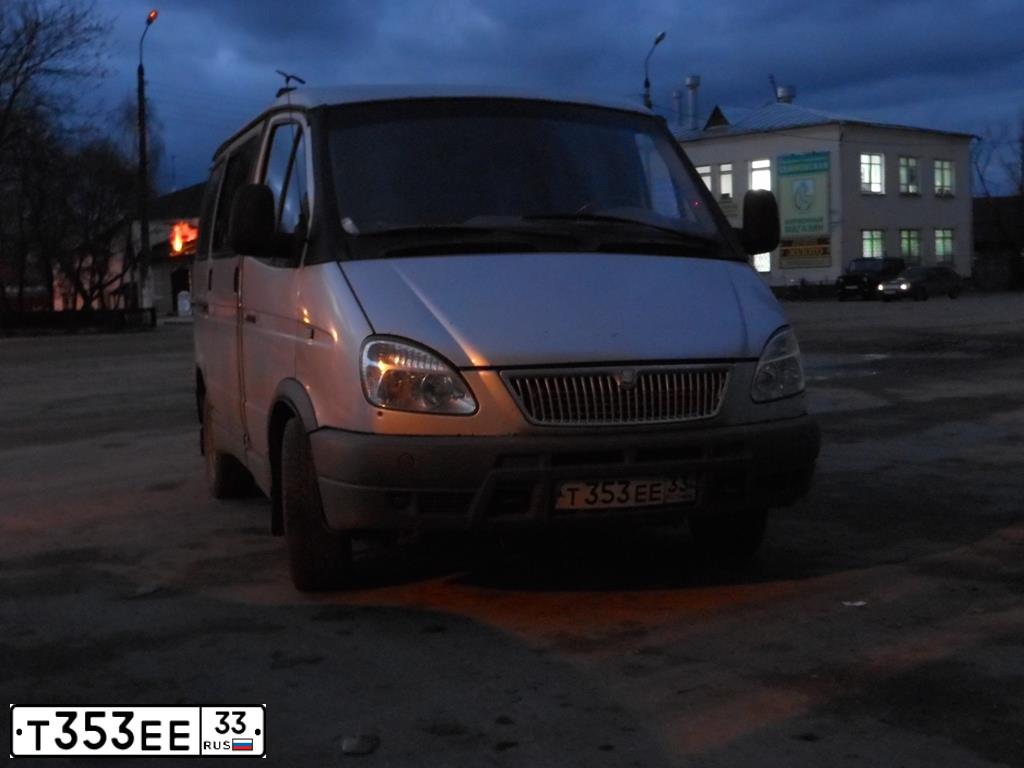 Фото автомобиля GAZ 2217 SOBOL, 2004 — госномер Т353ЕЕ33. Цвет: СЕРЕБРИСТО-СЕРЫЙ