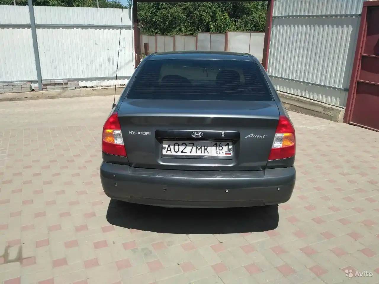 Фото автомобиля TAGAZ ACCENT, 2004 — госномер А027МК161. Цвет: СЕРЫЙ