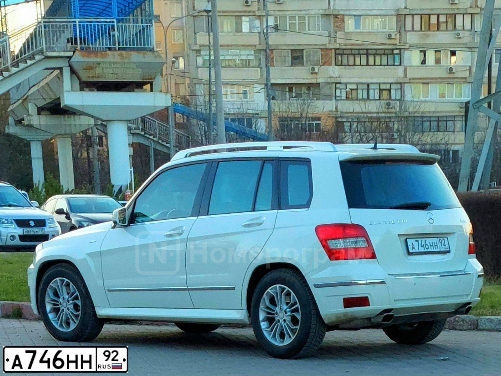 Фото автомобиля MERCEDES GLK-KLASSE, 2010 — госномер М007УР177. Цвет: Белый