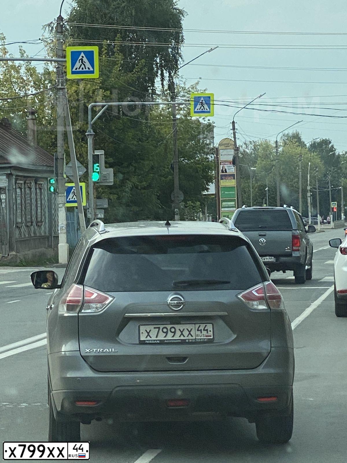 Фото автомобиля RENAULT LOGAN, 2013 — госномер О283РС44. Цвет: Белый