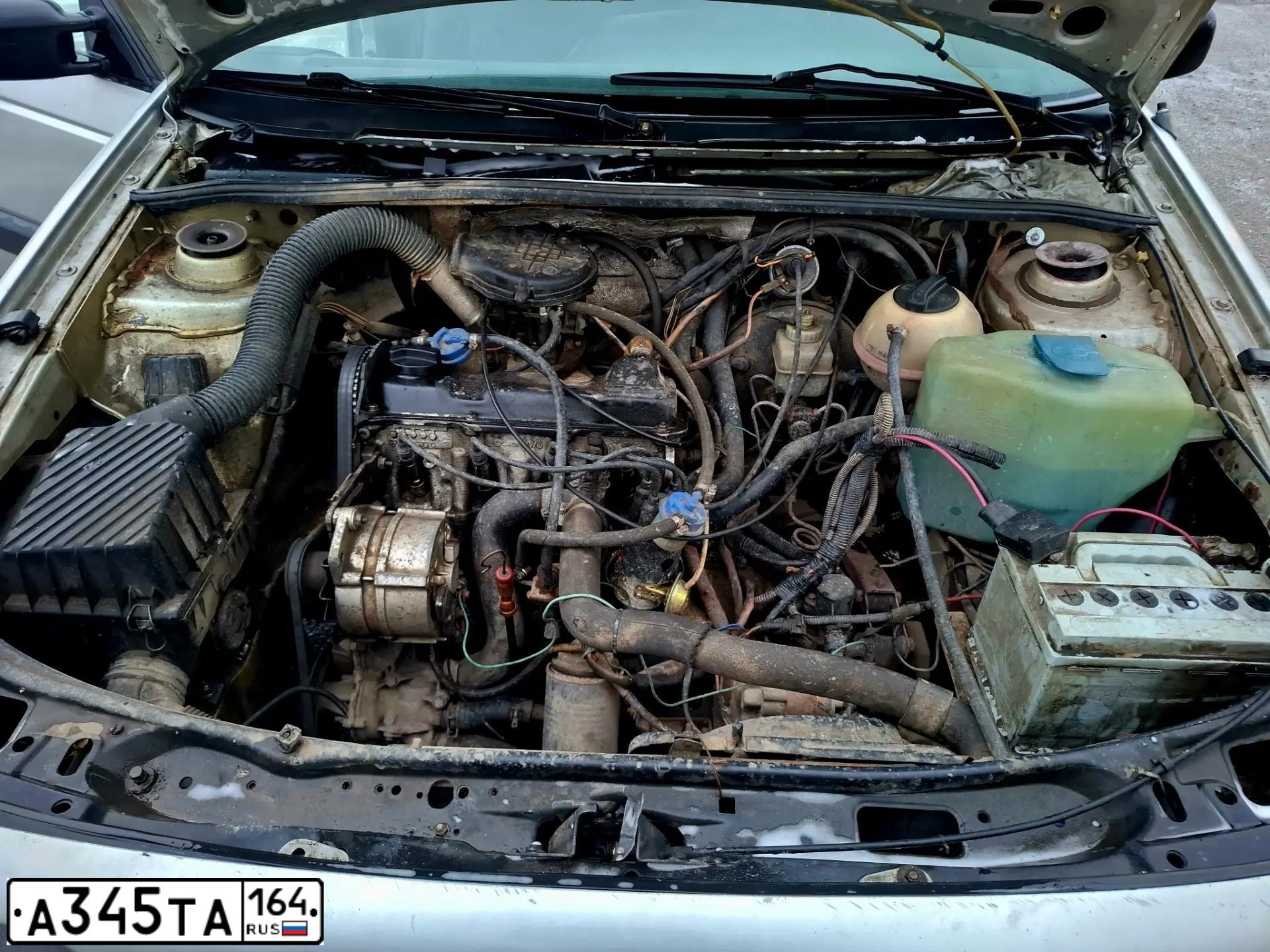 Фото автомобиля VOLKSWAGEN PASSAT, 1988 — госномер А345ТА164. Цвет: СЕРЫЙ