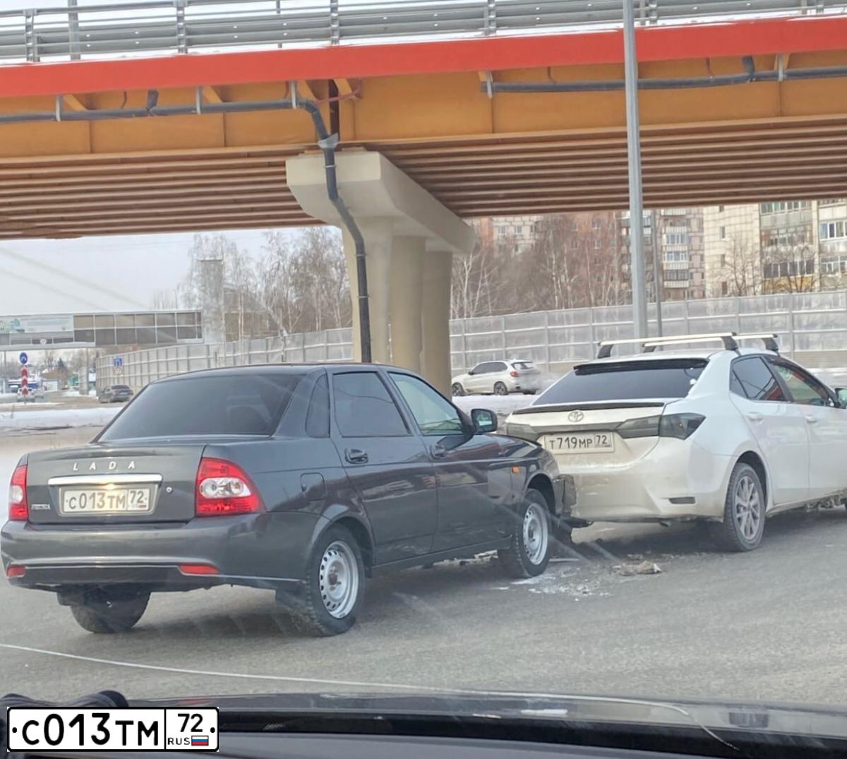 Фото автомобиля LADA 2170 PRIORA, 2017 — госномер Р388НМ72. Цвет: серебристо-темно-серый